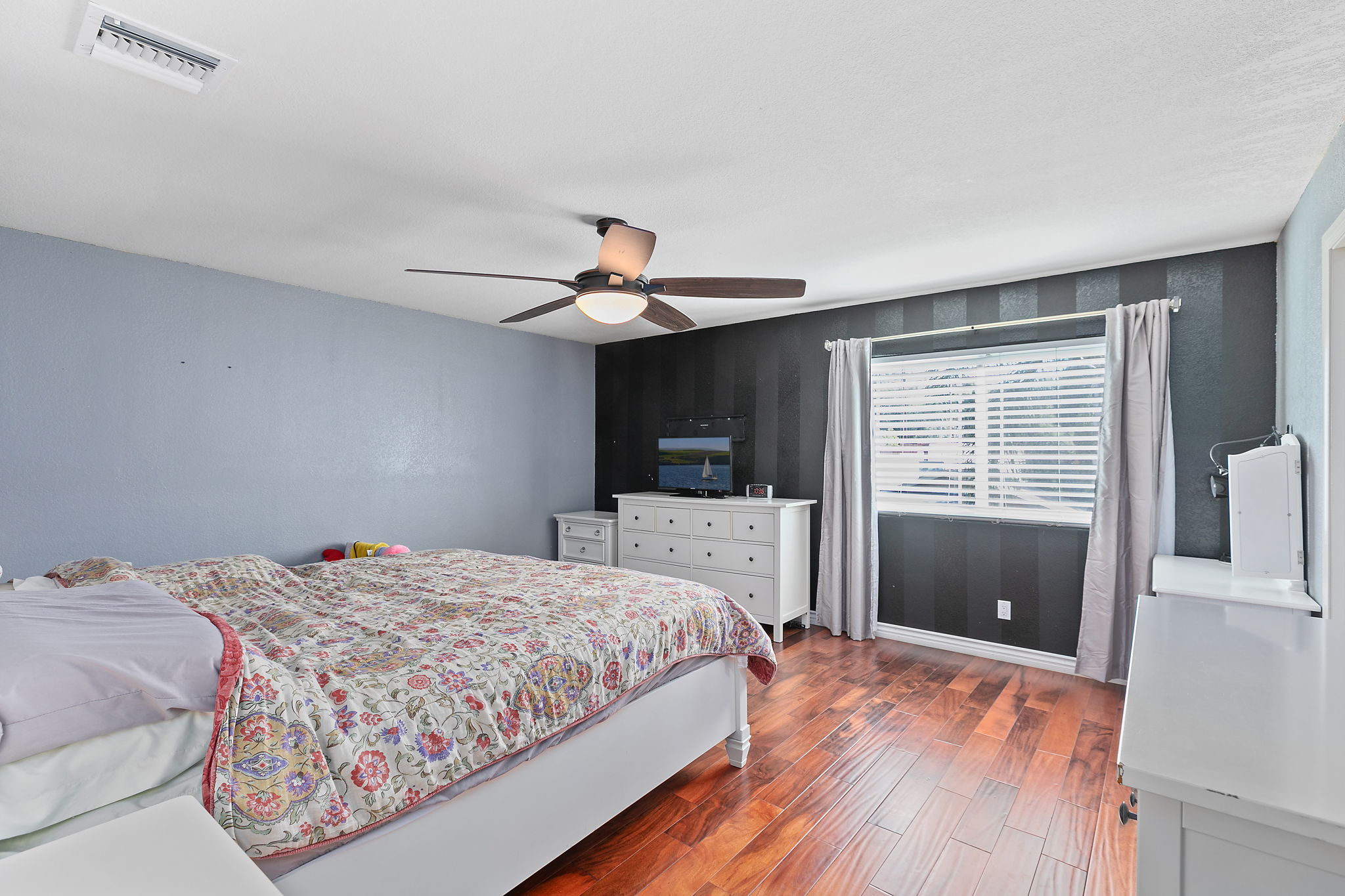 10105 1/2 La Tuna Canyon Rd, Los Angeles, CA 91352, US Photo 35