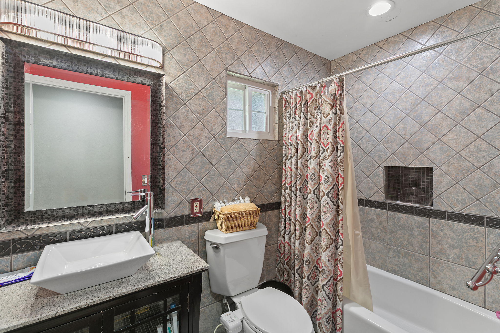10105 1/2 La Tuna Canyon Rd, Los Angeles, CA 91352, US Photo 4