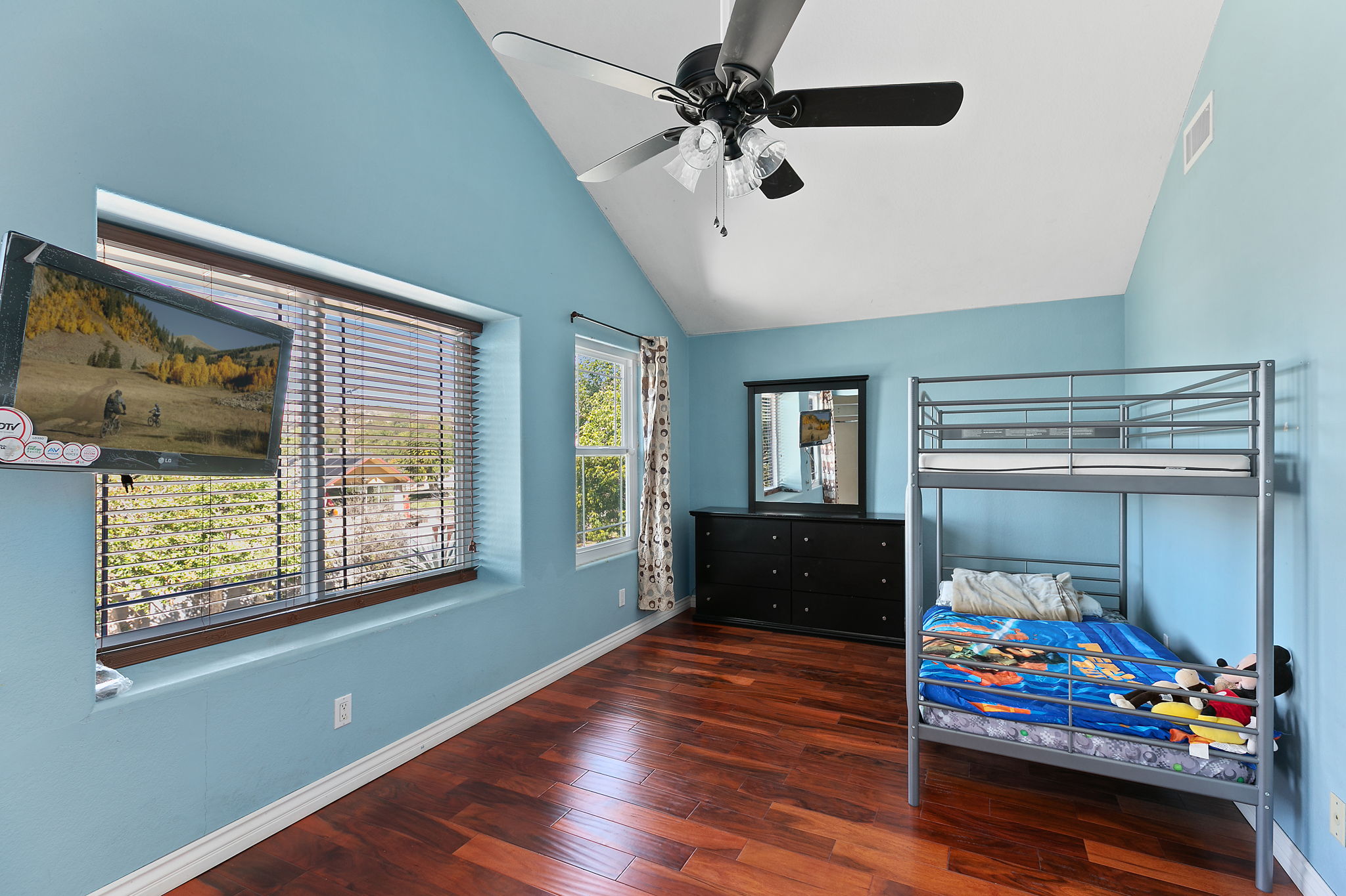 10105 1/2 La Tuna Canyon Rd, Los Angeles, CA 91352, US Photo 33