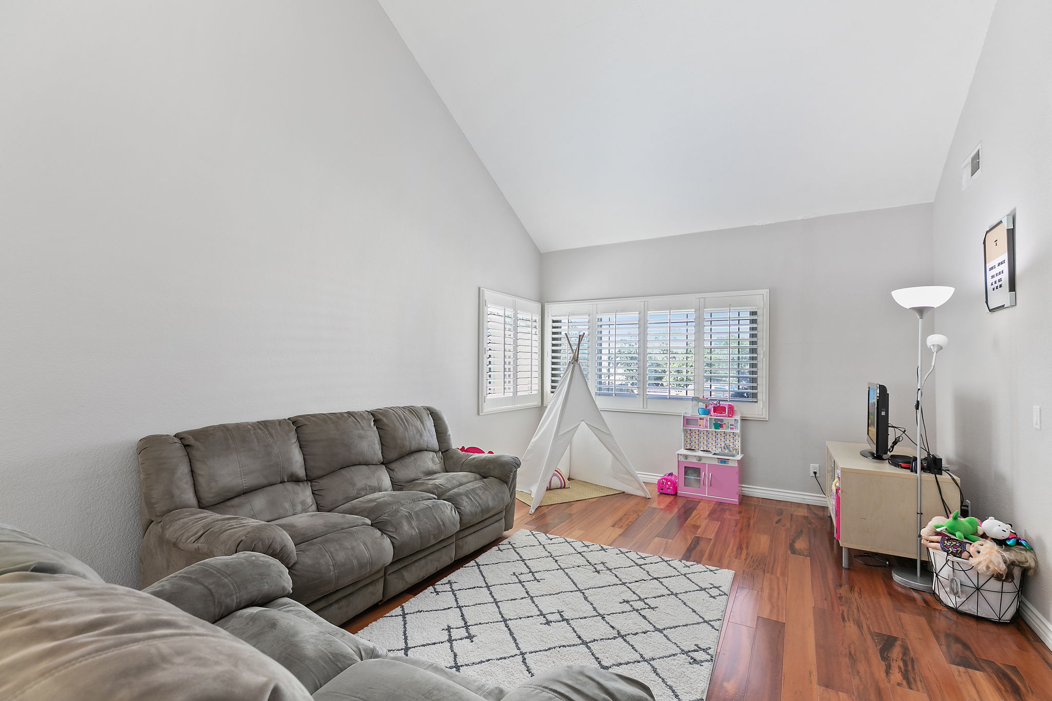 10105 1/2 La Tuna Canyon Rd, Los Angeles, CA 91352, US Photo 15