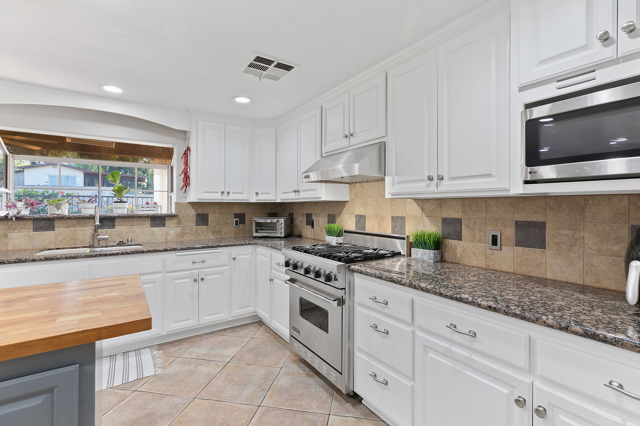 10105 1/2 La Tuna Canyon Rd, Los Angeles, CA 91352, US Photo 20