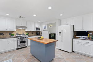 10105 1/2 La Tuna Canyon Rd, Los Angeles, CA 91352, US Photo 22