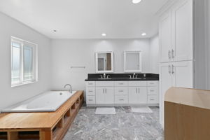 10105 1/2 La Tuna Canyon Rd, Los Angeles, CA 91352, US Photo 36