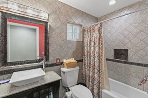 10105 1/2 La Tuna Canyon Rd, Los Angeles, CA 91352, US Photo 3