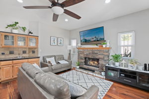 10105 1/2 La Tuna Canyon Rd, Los Angeles, CA 91352, US Photo 25
