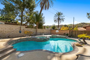 10105 1/2 La Tuna Canyon Rd, Los Angeles, CA 91352, US Photo 11