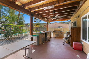 10105 1/2 La Tuna Canyon Rd, Los Angeles, CA 91352, US Photo 5