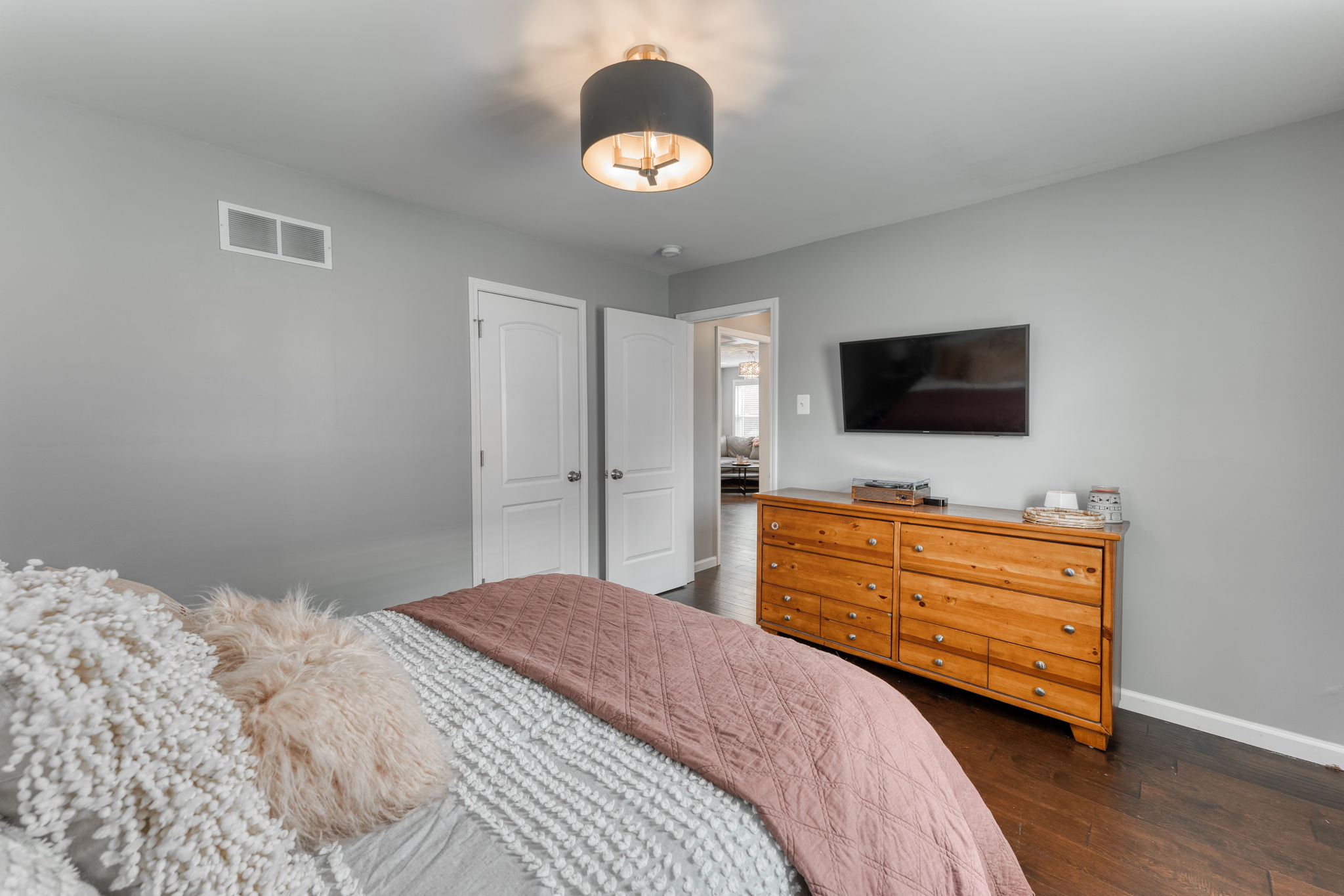 6837 Julian Ave, University City, MO 63130, USA Photo 19