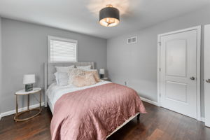 6837 Julian Ave, University City, MO 63130, USA Photo 17