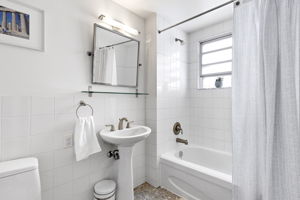 1597 Bathurst St - Unit 8, Toronto, ON M6C 1M6, CA Photo 19