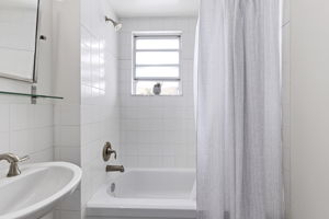 1597 Bathurst St - Unit 8, Toronto, ON M6C 1M6, CA Photo 20