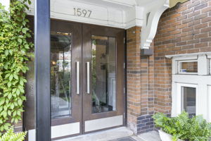 1597 Bathurst St - Unit 8, Toronto, ON M6C 1M6, CA Photo 2
