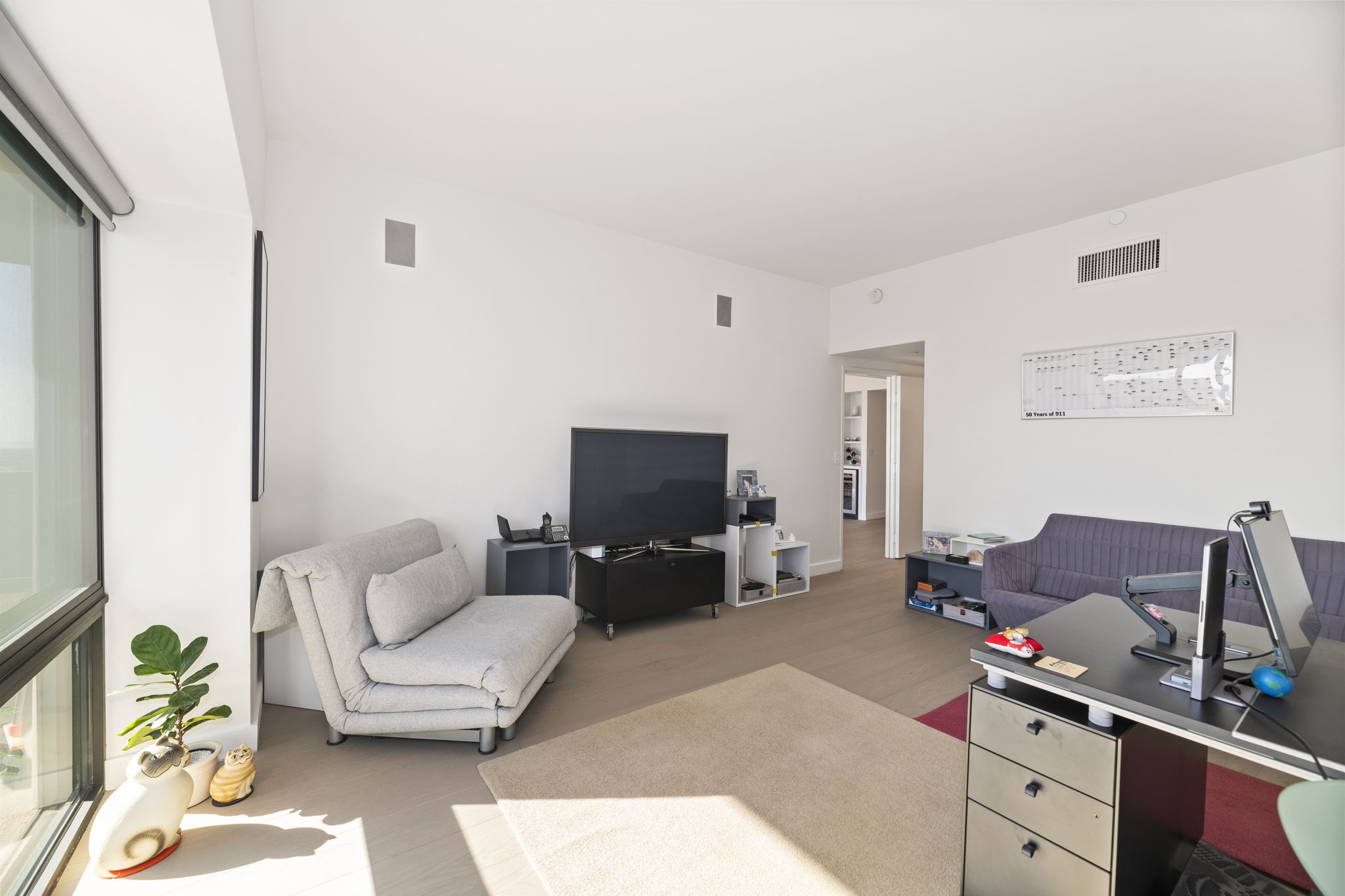 10445 Wilshire Blvd, Los Angeles, CA 90024, US Photo 11