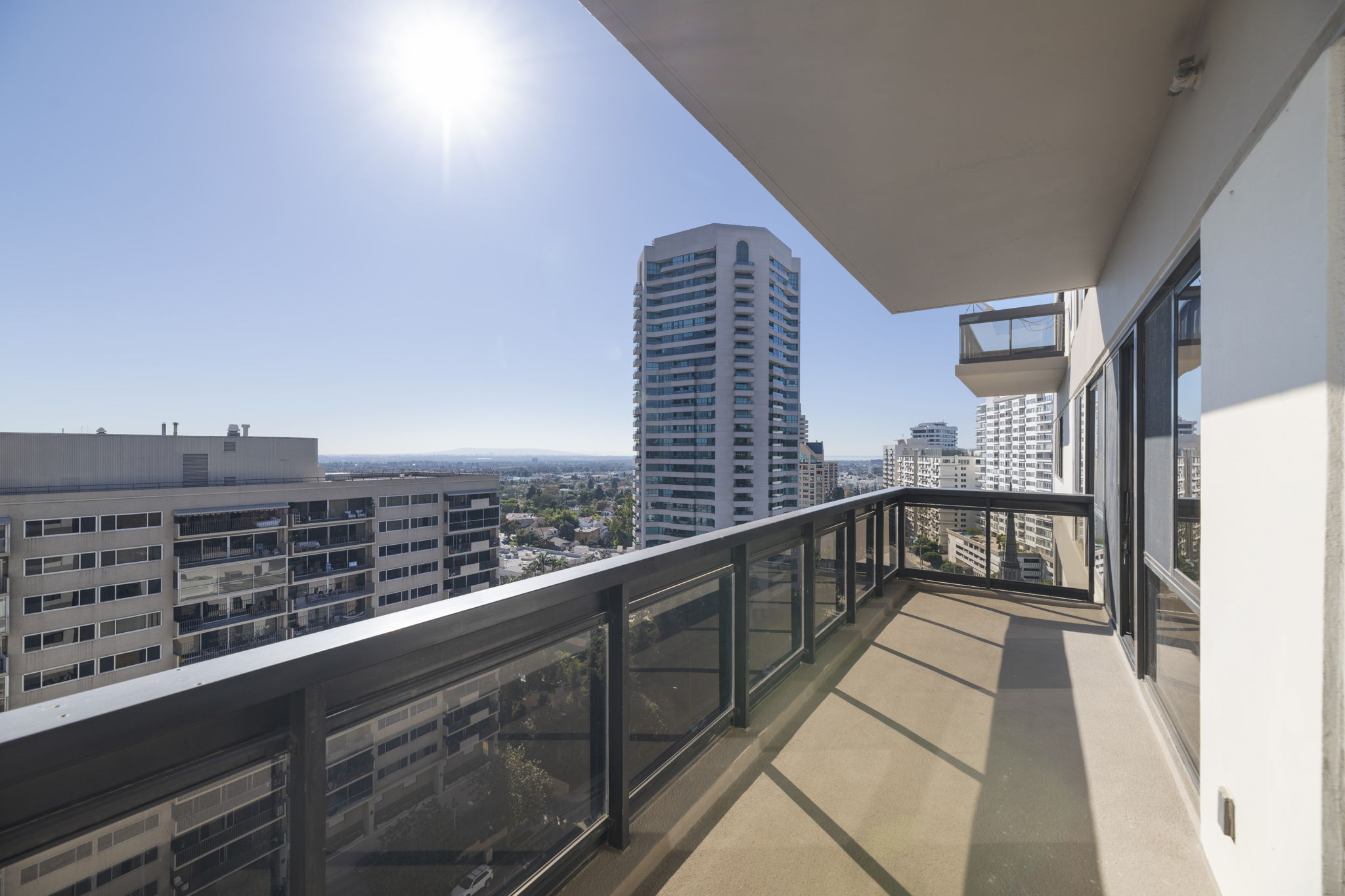 10445 Wilshire Blvd, Los Angeles, CA 90024, US Photo 21