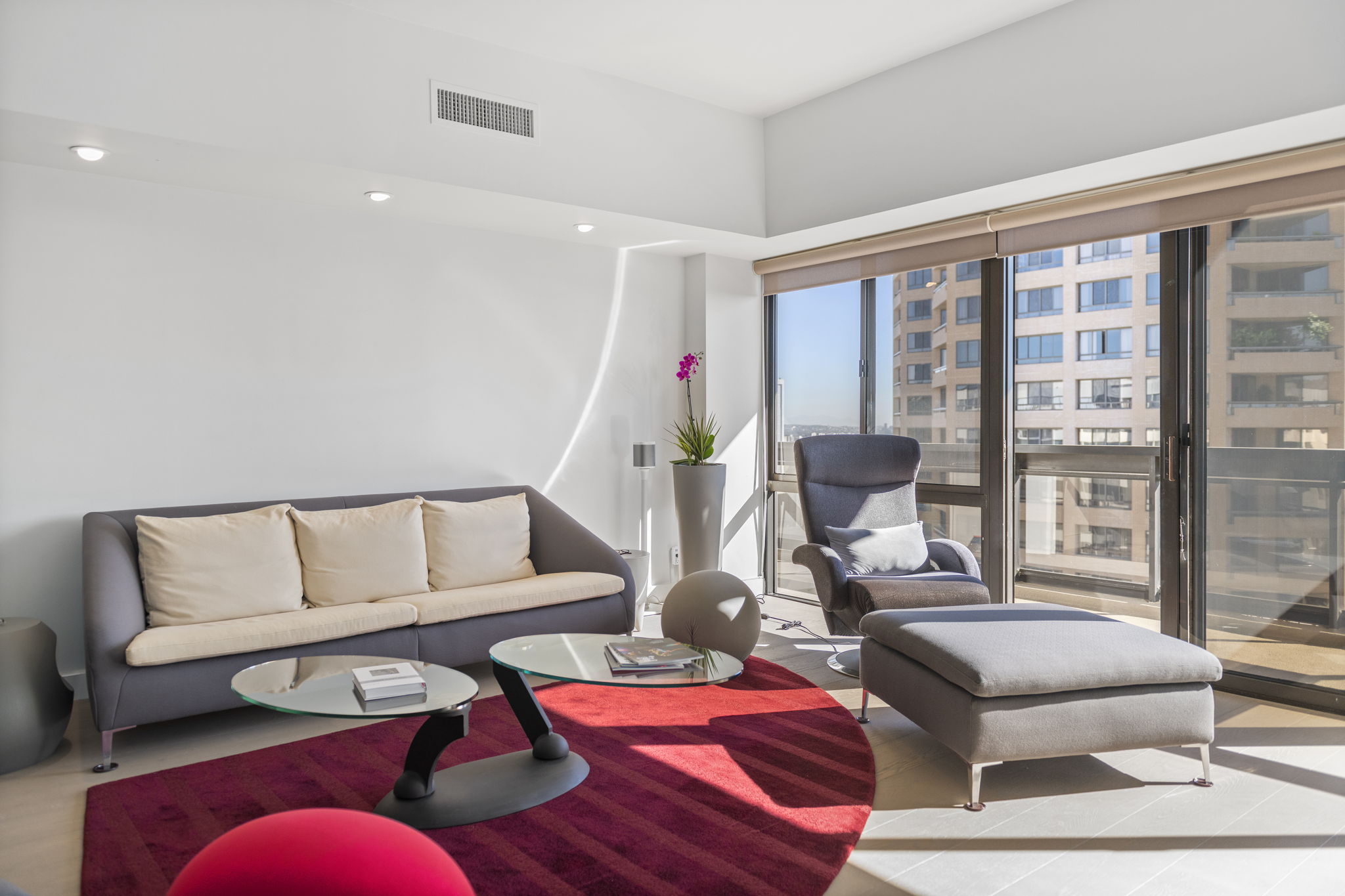 10445 Wilshire Blvd, Los Angeles, CA 90024, US Photo 3