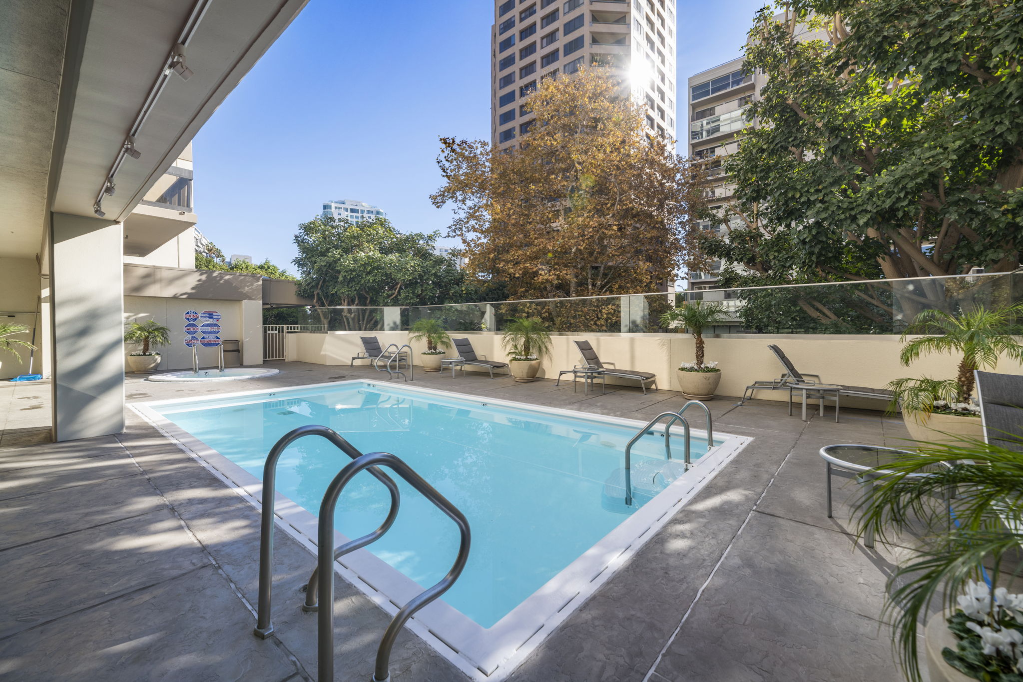 10445 Wilshire Blvd, Los Angeles, CA 90024, US Photo 29