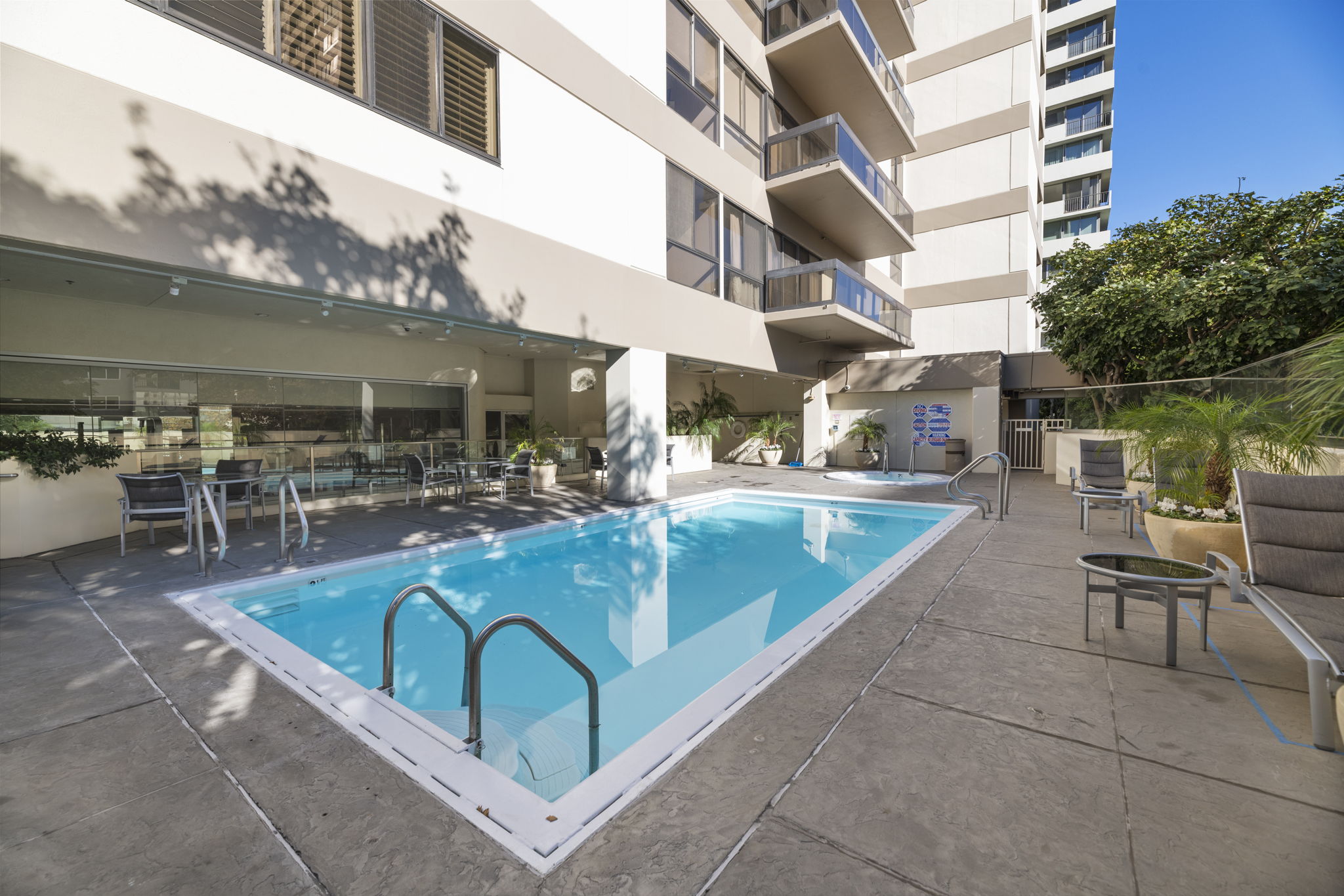 10445 Wilshire Blvd, Los Angeles, CA 90024, US Photo 30