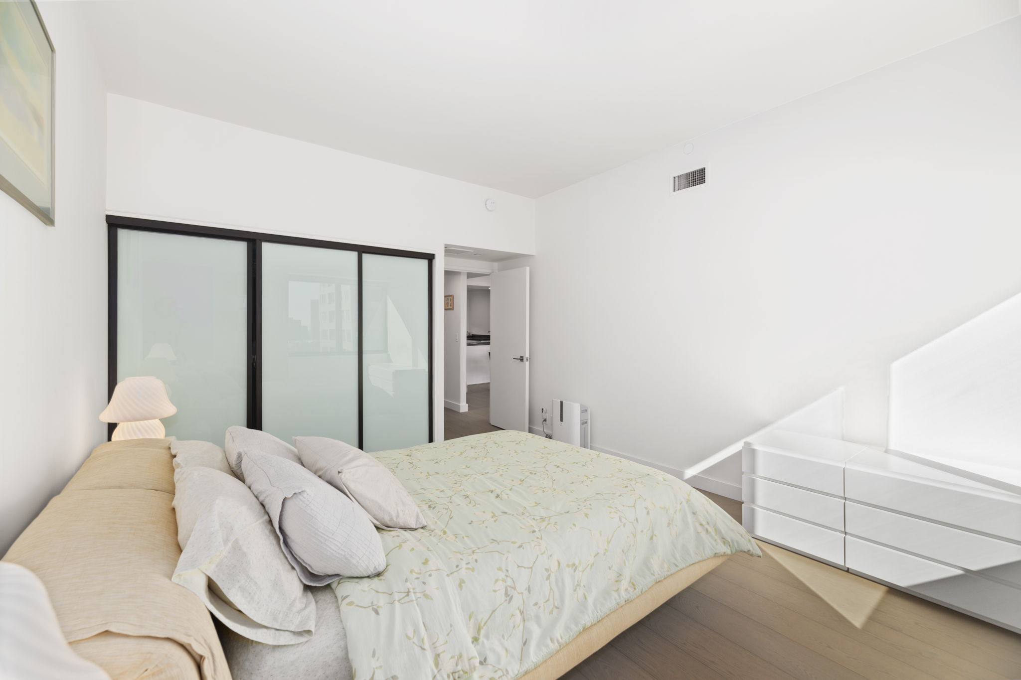 10445 Wilshire Blvd, Los Angeles, CA 90024, US Photo 17