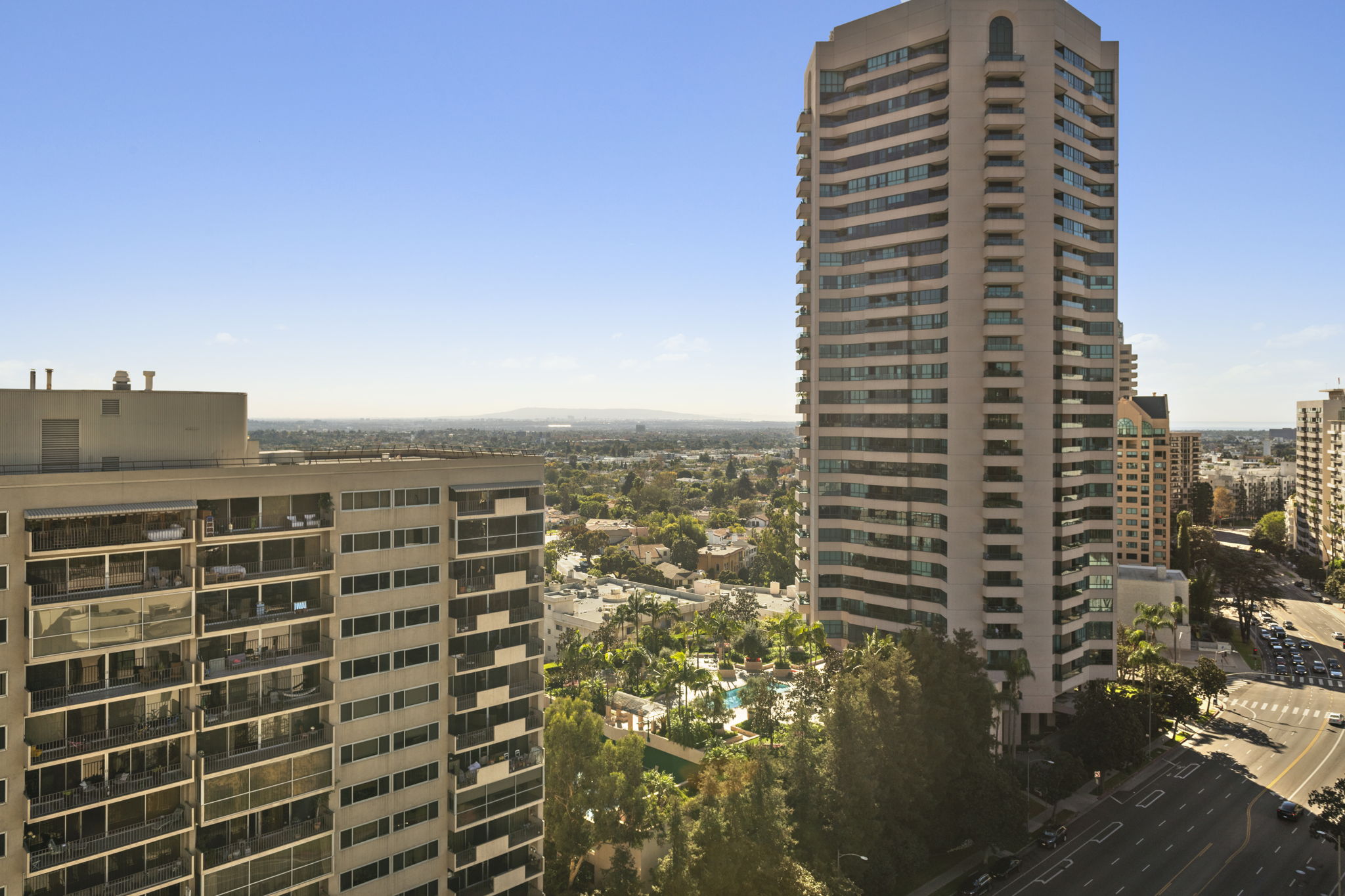 10445 Wilshire Blvd, Los Angeles, CA 90024, US Photo 25