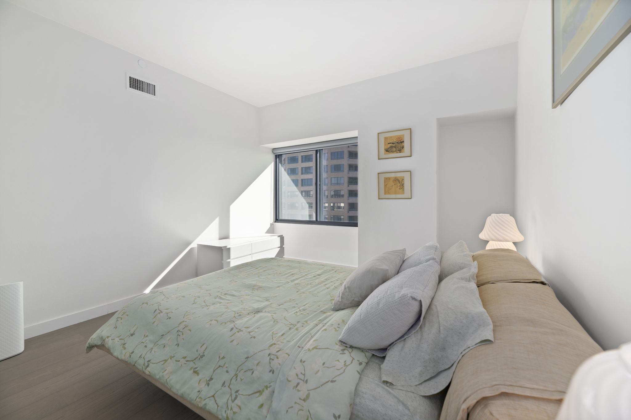 10445 Wilshire Blvd, Los Angeles, CA 90024, US Photo 18