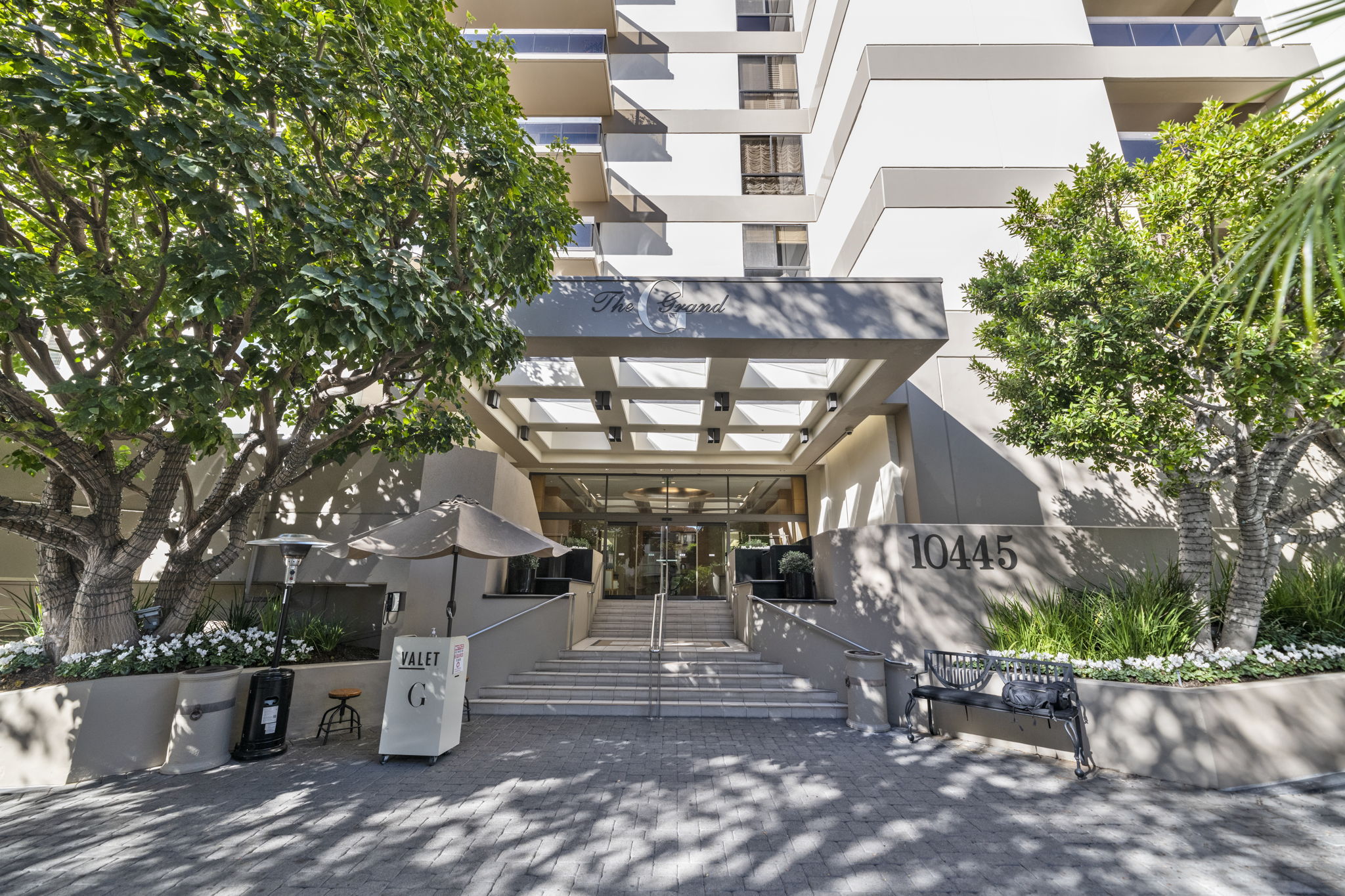 10445 Wilshire Blvd, Los Angeles, CA 90024, US Photo 34