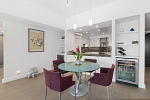 10445 Wilshire Blvd, Los Angeles, CA 90024, US Photo 5