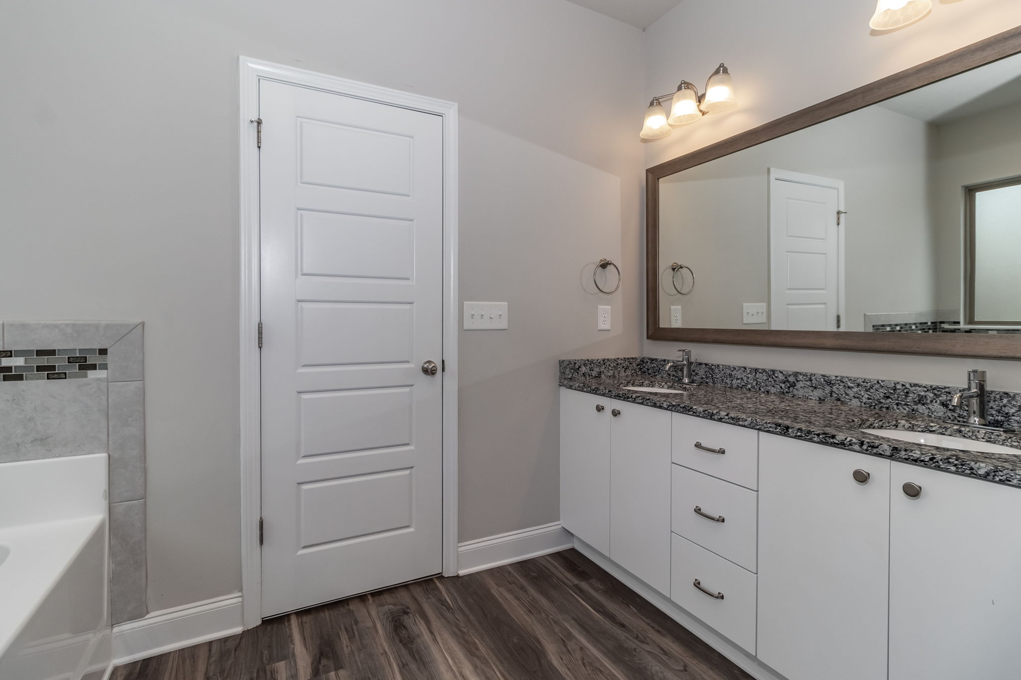 Owner's En-Suite Bath