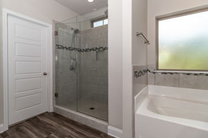 Owner's En-Suite Bath
