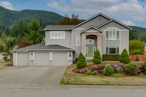 1365 Hemlock Ave SW, North Bend, WA 98045, USA Photo 0