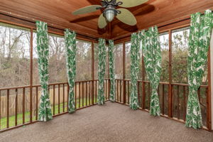 Screened-in Porch