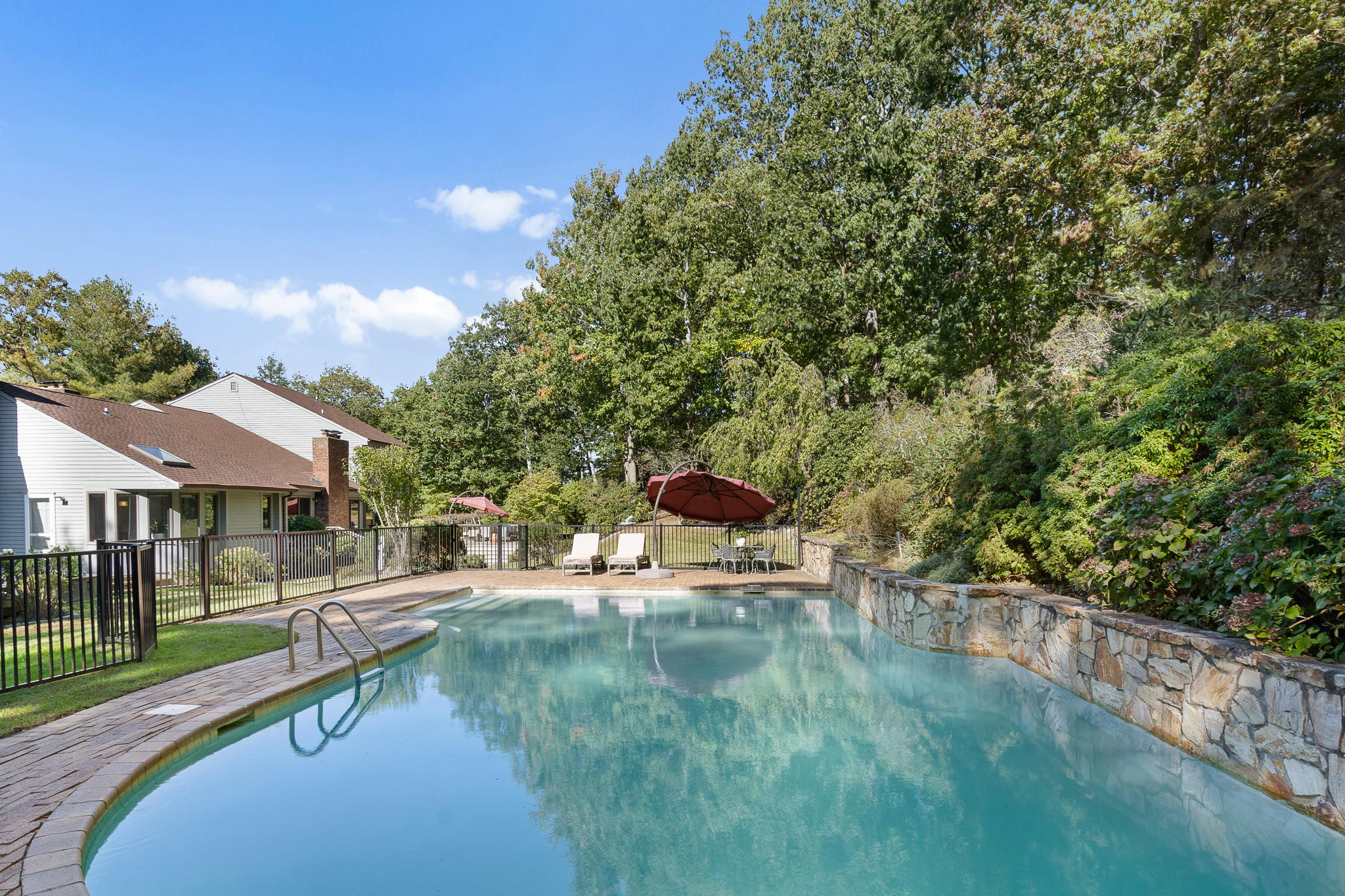 1535 Laurel Hollow Rd, Syosset, NY 11791, USA Photo 41