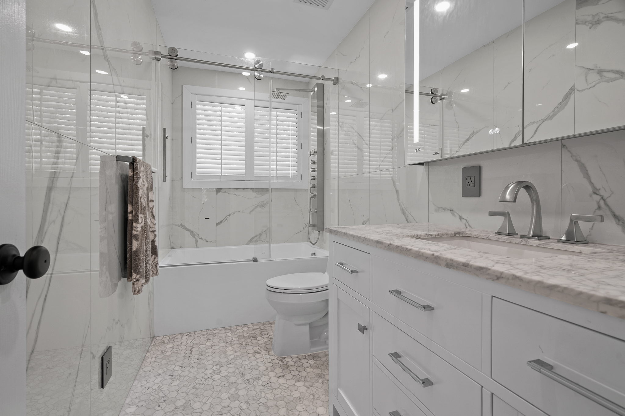 1535 Laurel Hollow Rd, Syosset, NY 11791, USA Photo 33