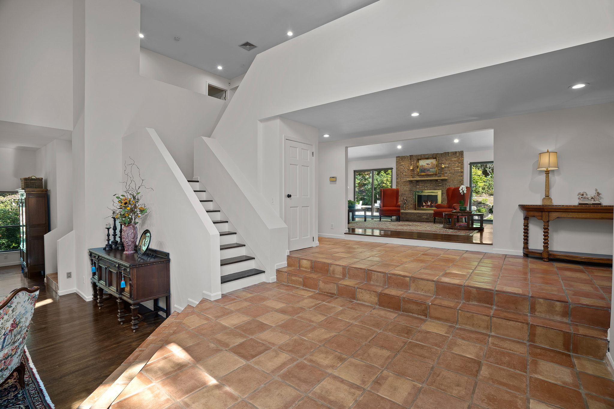 1535 Laurel Hollow Rd, Syosset, NY 11791, USA Photo 7