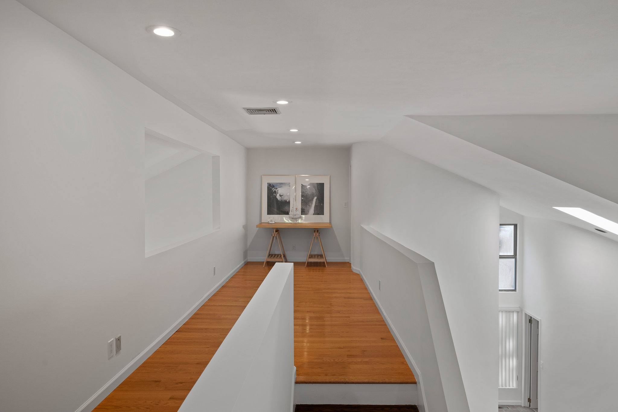 1535 Laurel Hollow Rd, Syosset, NY 11791, USA Photo 28