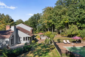 1535 Laurel Hollow Rd, Syosset, NY 11791, USA Photo 51