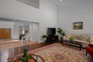 1535 Laurel Hollow Rd, Syosset, NY 11791, USA Photo 9