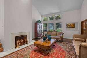 1535 Laurel Hollow Rd, Syosset, NY 11791, USA Photo 12