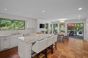 1535 Laurel Hollow Rd, Syosset, NY 11791, USA Photo 16