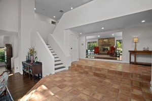 1535 Laurel Hollow Rd, Syosset, NY 11791, USA Photo 6