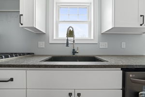47 Hobart St, Manchester, NH 03104, US Photo 41
