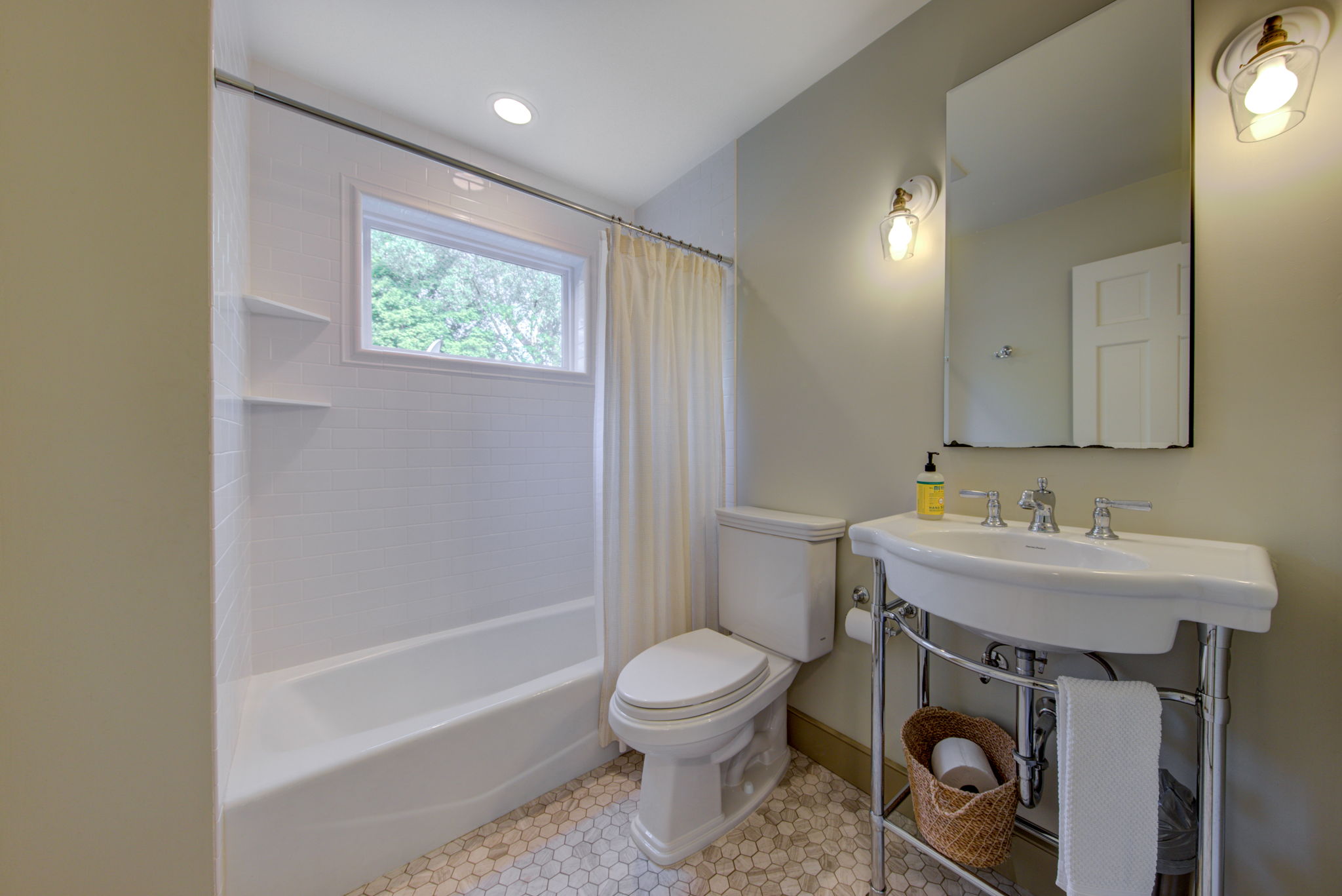 Bathroom Upstairs