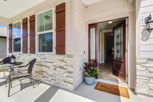 Front Porch/Entrance