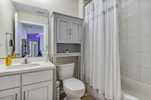 Bedroom 4's Private Bath
