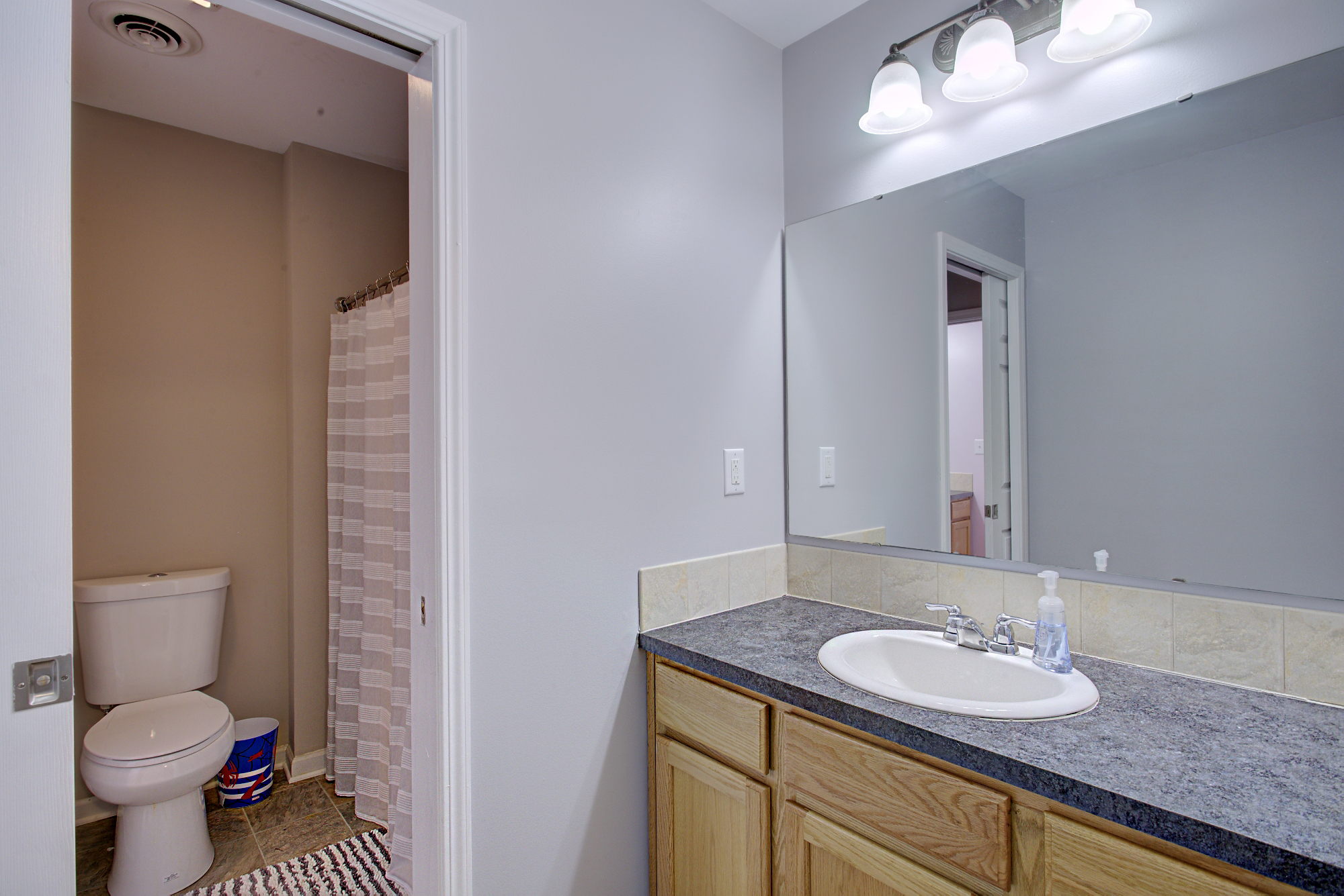 8747 Davenport Rd, Gloucester, VA 23061 Creative Chameleon Media