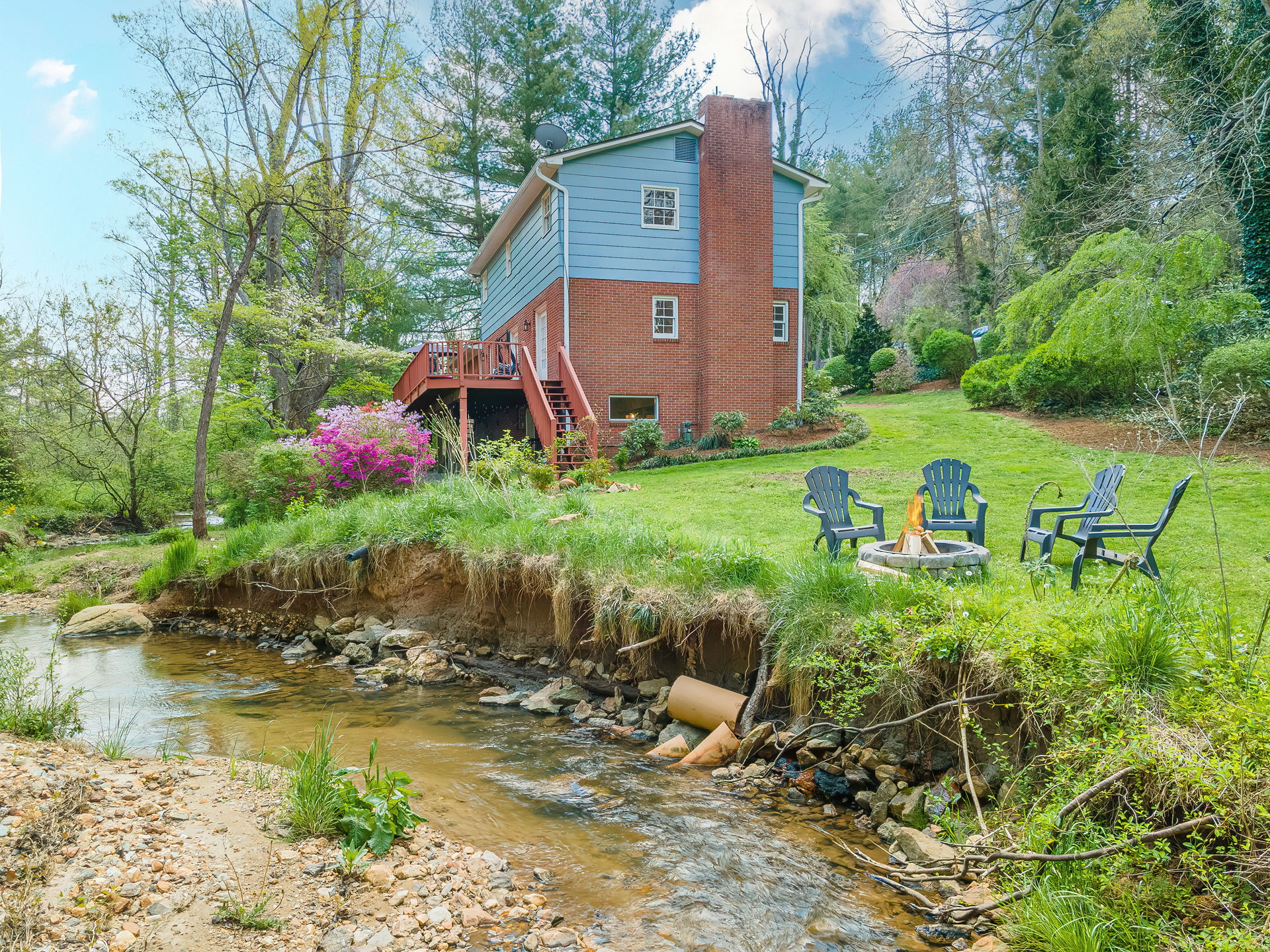 677 New Haw Creek Rd, Asheville, NC 28805 WNCRealEstatePhotography