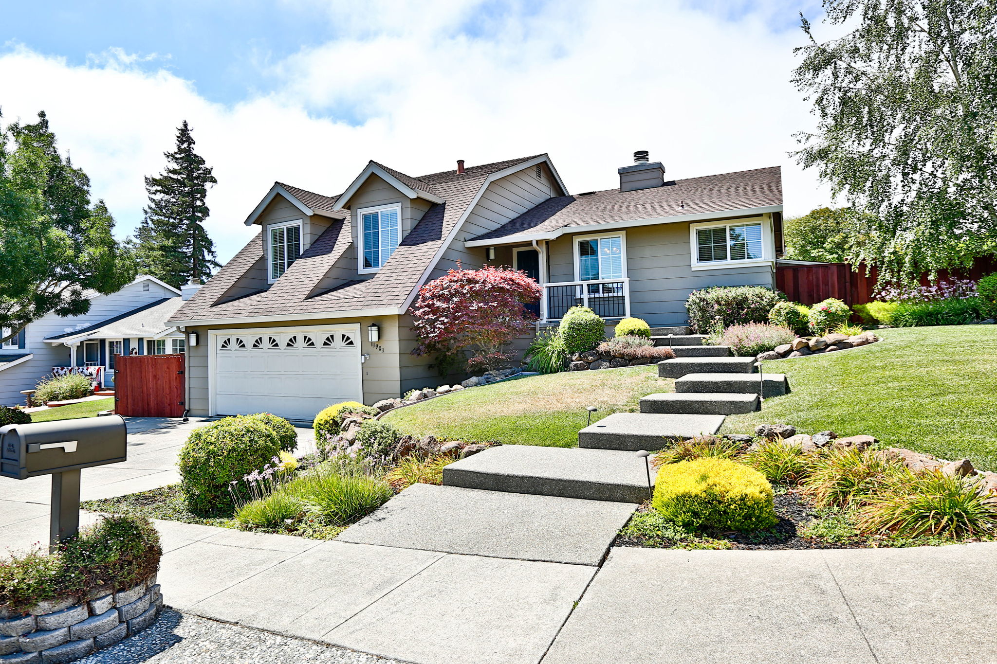 11901 Bloomington Way, Dublin, CA 94568, USA Photo 2