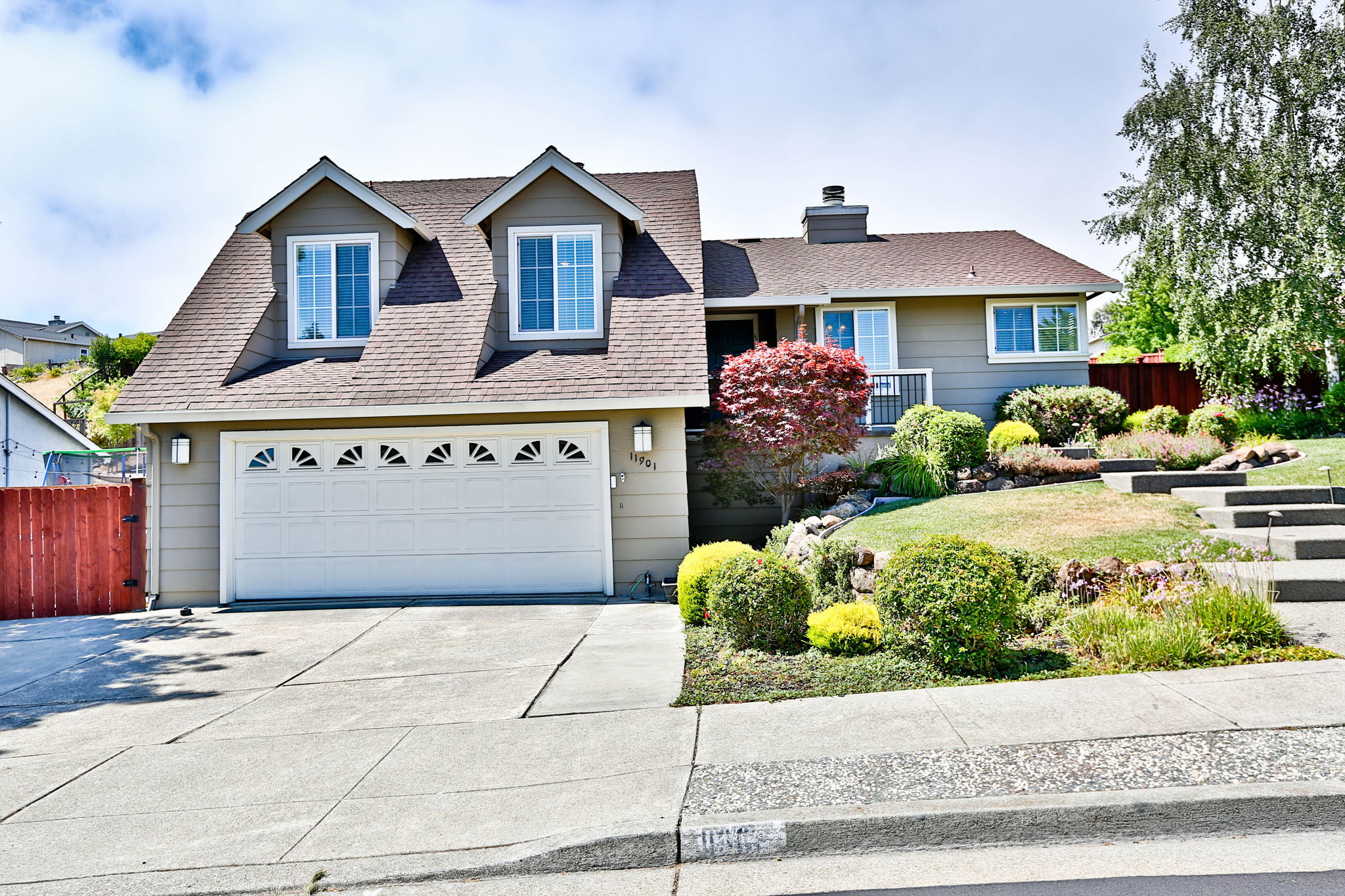 11901 Bloomington Way, Dublin, CA 94568, USA Photo 1