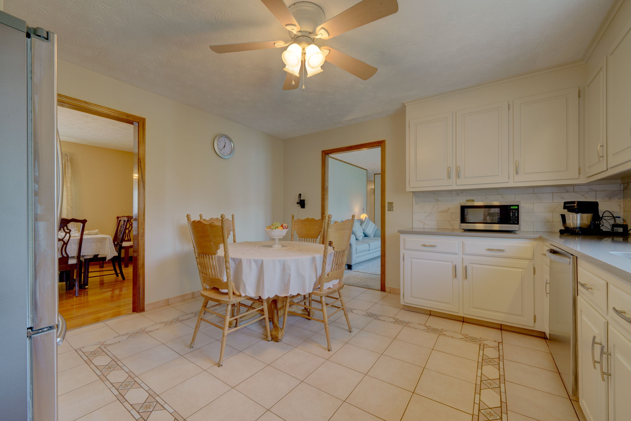 9 Angela Dr, Wethersfield, CT 06109 Ed McCullough Photography