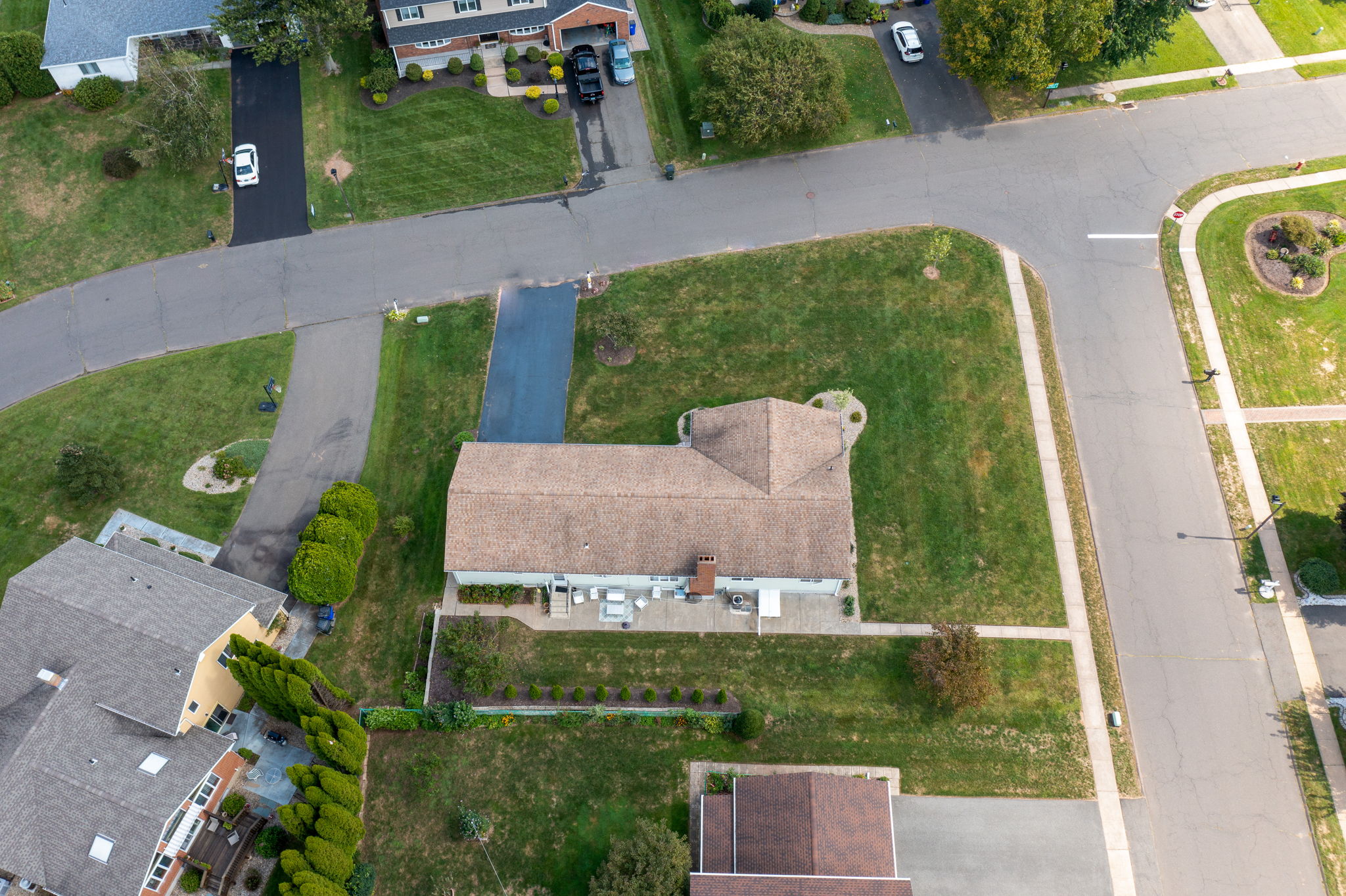 9 Angela Dr, Wethersfield, CT 06109, USA Photo 3