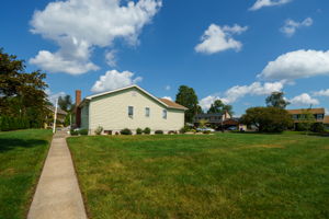 9 Angela Dr, Wethersfield, CT 06109, USA Photo 9